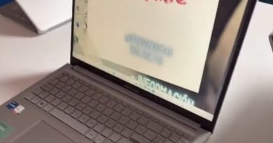 Gondomar reparte libros de balde para celebrar o día do libro na Praza das Escolas Vellas